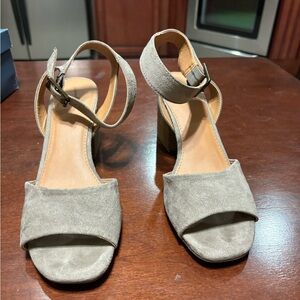 Women's Universal Thread Size 8.5 Megan Taupe Block Sandal